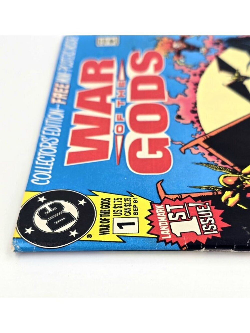 1st Issue WAR OF THE GODS #1 HIGH GRADE DC COMIC BOOK With Posters - Picture 3 of 12